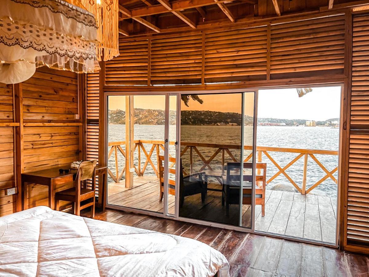 Single Cabin With Lake View 음완자 외부 사진